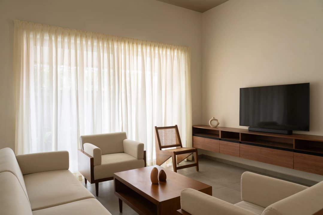 Dr Rachel Daniel image 21