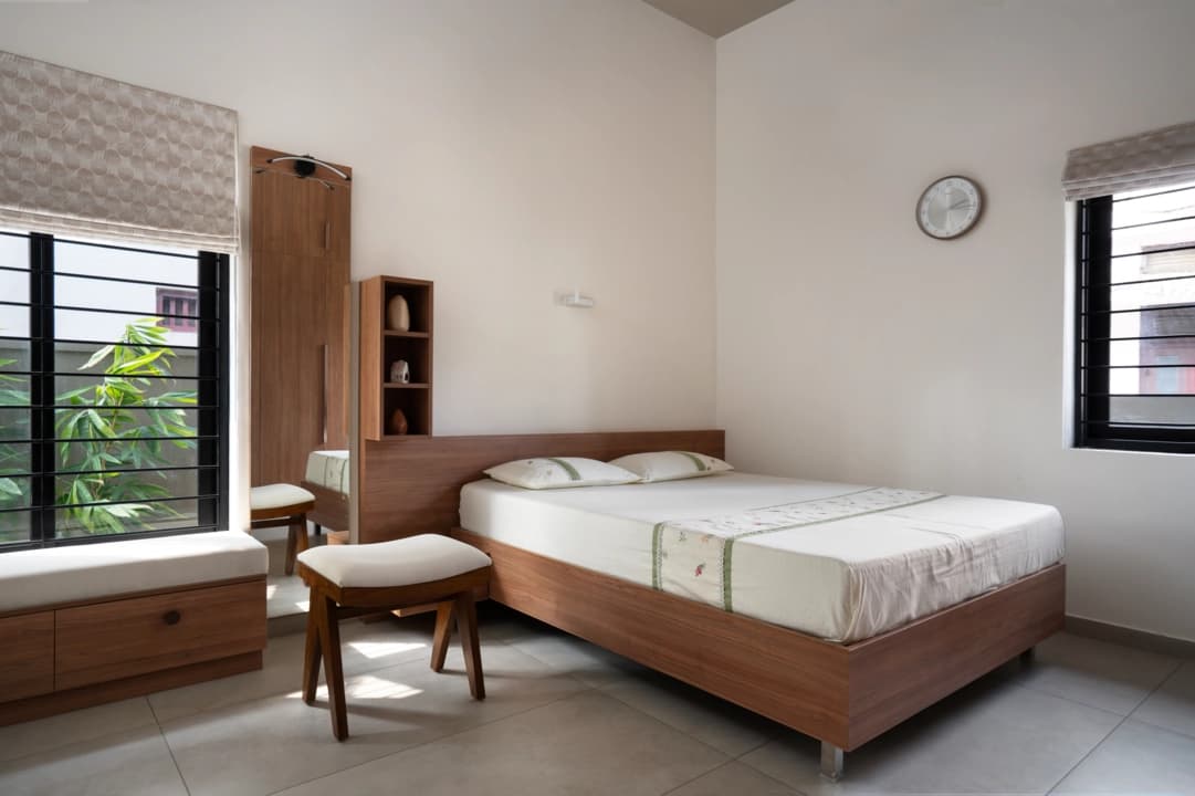 Dr Rachel Daniel image 22