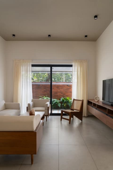 Dr Rachel Daniel image 6